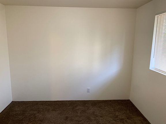 5th image of 1350 Alder Dr #B