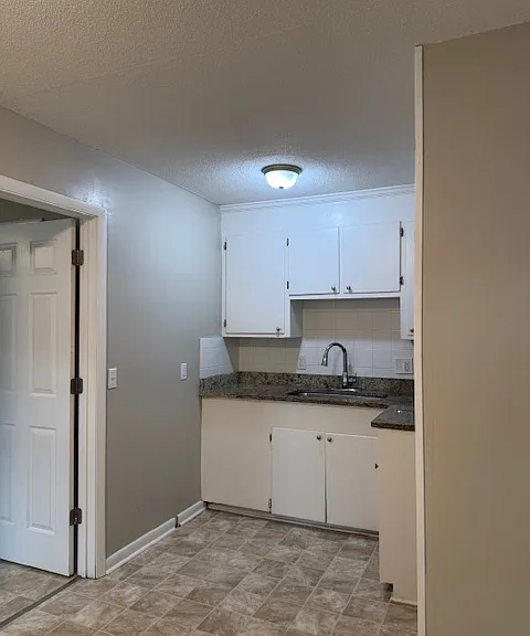 3739 Saint Johns Ave #2B — Photo 10