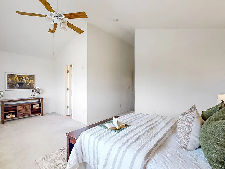 2560 Concord Cir — Photo 13