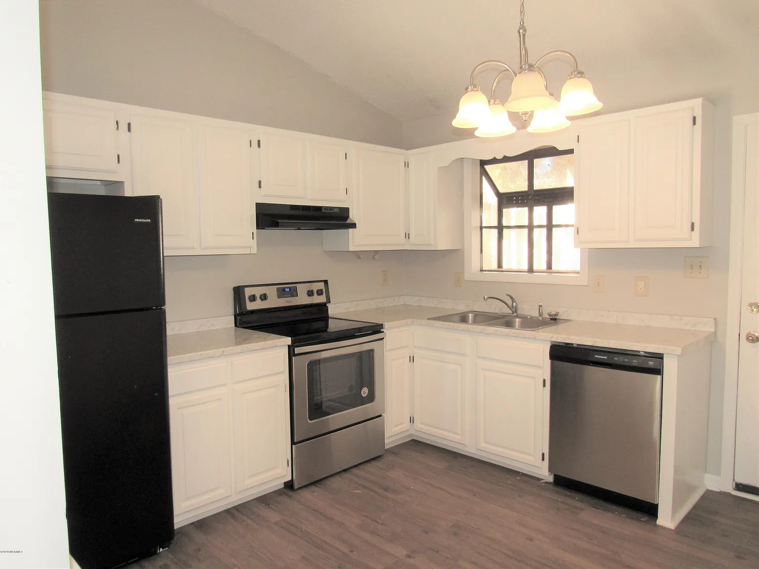 2 bed, 2.0 bath, $1,100 — Photo 4
