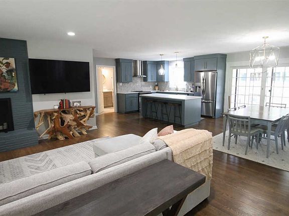 4th image of 211 Tanglewylde Dr
