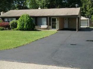 2463 Chata Dr, West Bloomfield, MI 48324