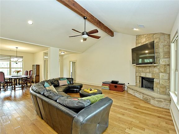 5th image of 22127 Oban Dr