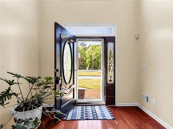3rd image of 2354 Brentmoore Point