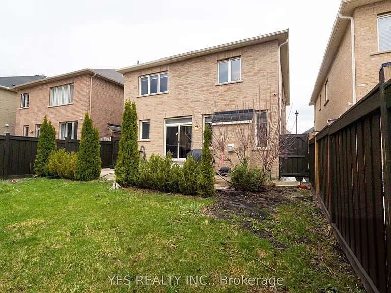 34 Newhouse Blvd — Photo 2