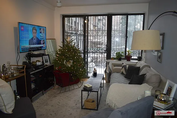 Rented by Cayenne Realty Group | media 67