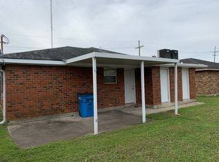 319 E Liberaux St, Chalmette, LA 70043