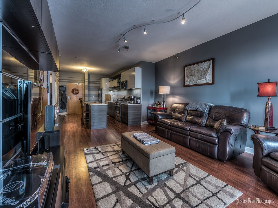 1st image of 5 E 14th Pl APT 1202