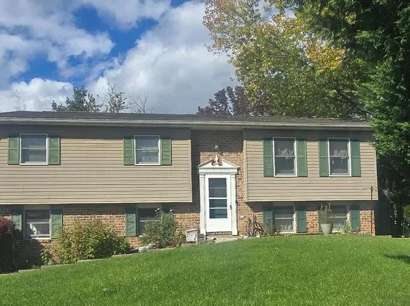 1047 Celeste Dr, Shippensburg, PA 17257