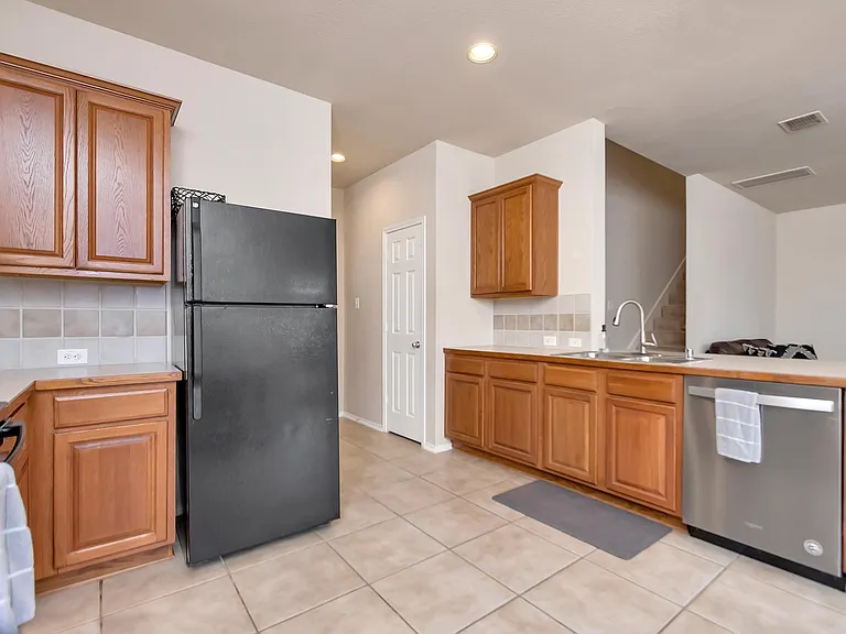 332 Mystic River Trl — Photo 4