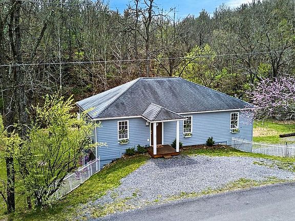 3rd image of 298 Hundley Distillery Rd