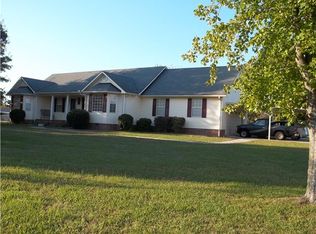 101 Cessna Ln, Shelbyville, TN 37160