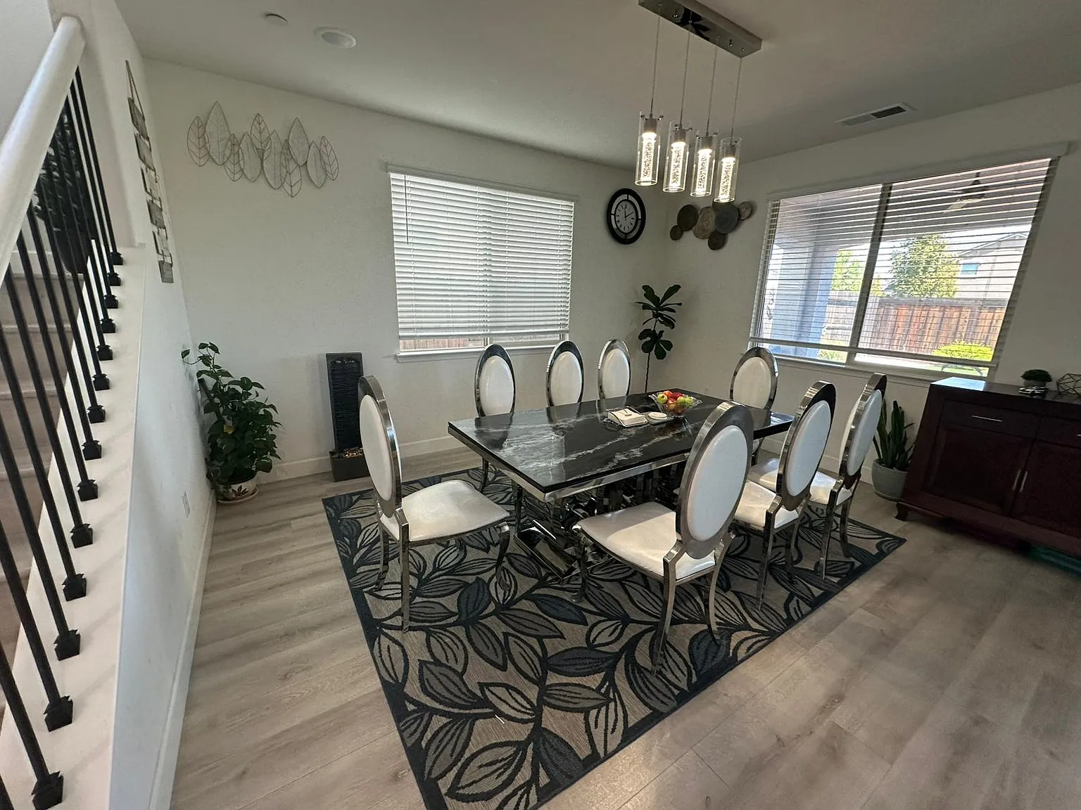 5 bed, 2617 sqft, $3,795 — Photo 2