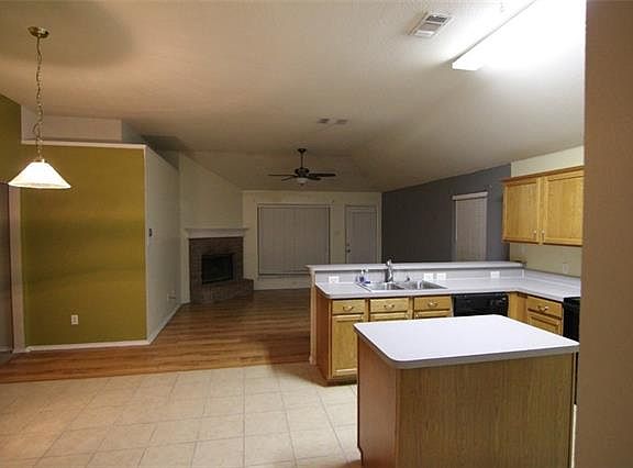 3rd image of 10508 Fossil Hill Dr