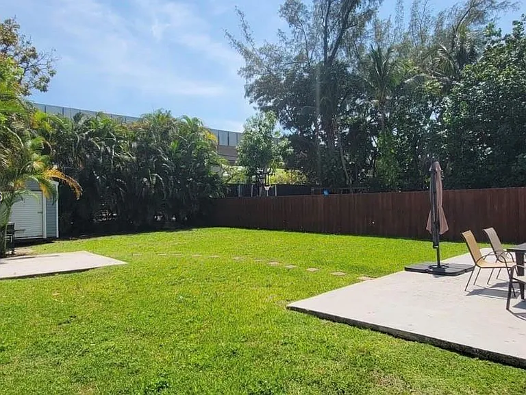 3685 SW 1st Ave — Photo 3
