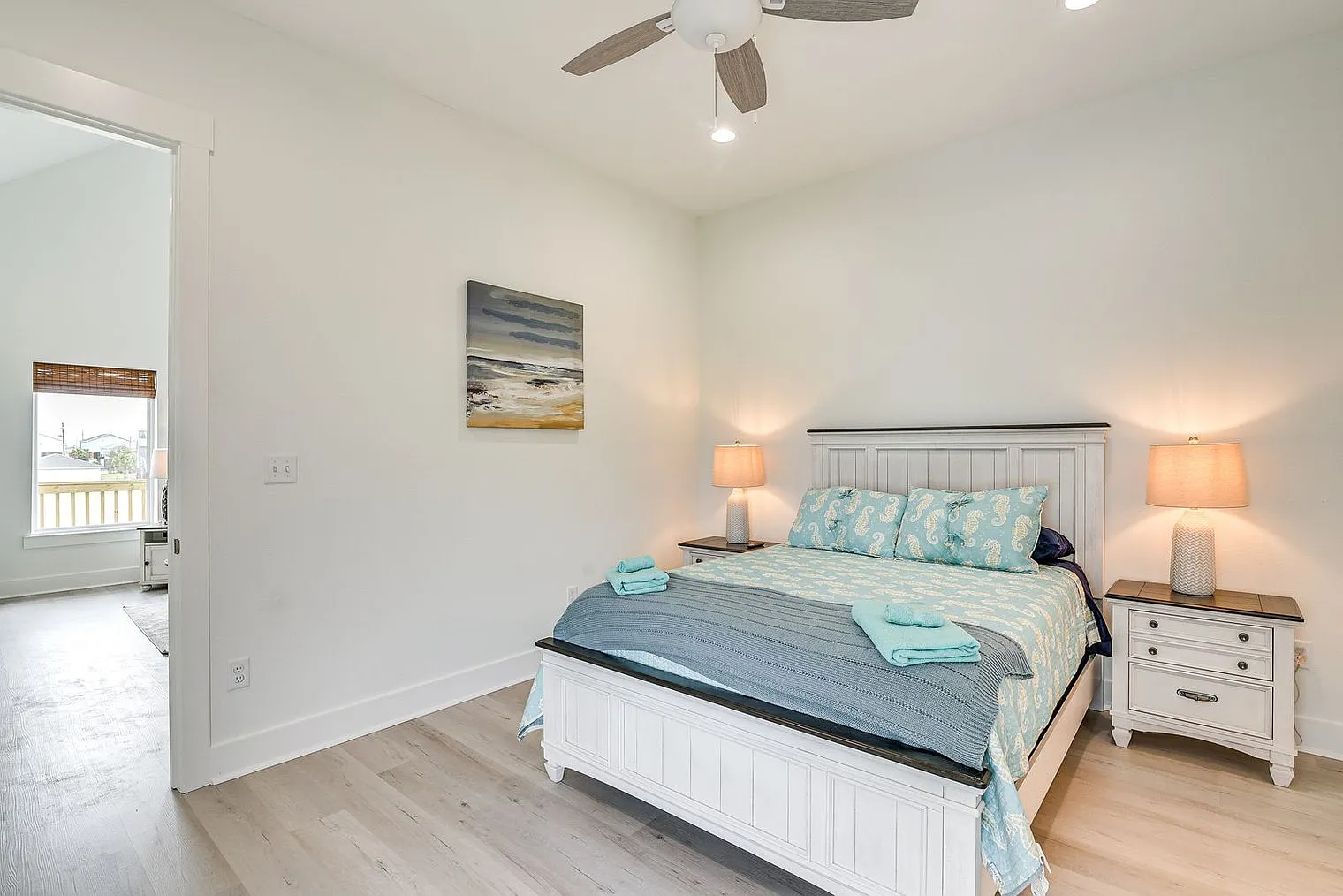 3 bed, 2.0 bath, 1323 sqft, $6,583 — Photo 3