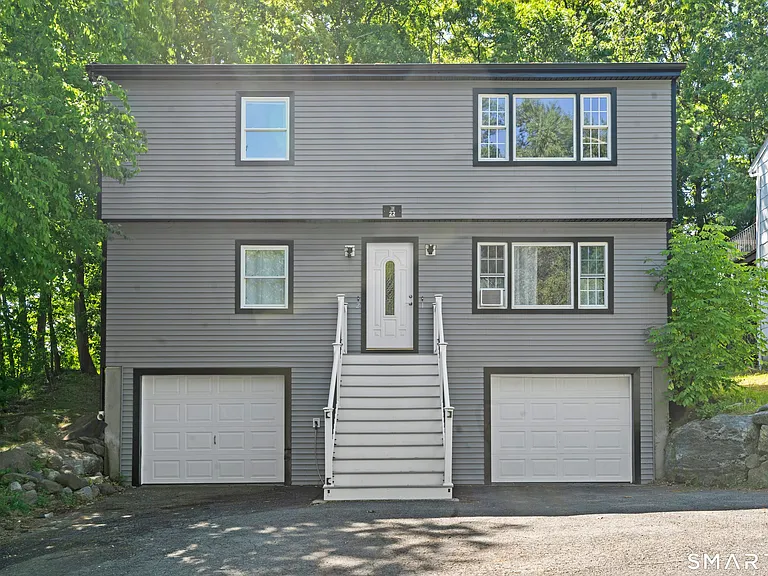 22 Irving Pl #2 — Photo 1