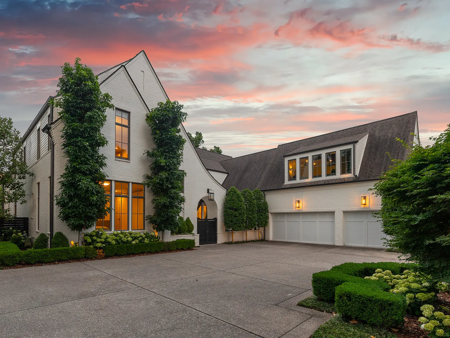 5 bed, 6623 sqft, $30,000 — Photo 3