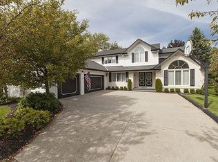6525 Woodhawk Dr, Mayfield Heights, OH 44124