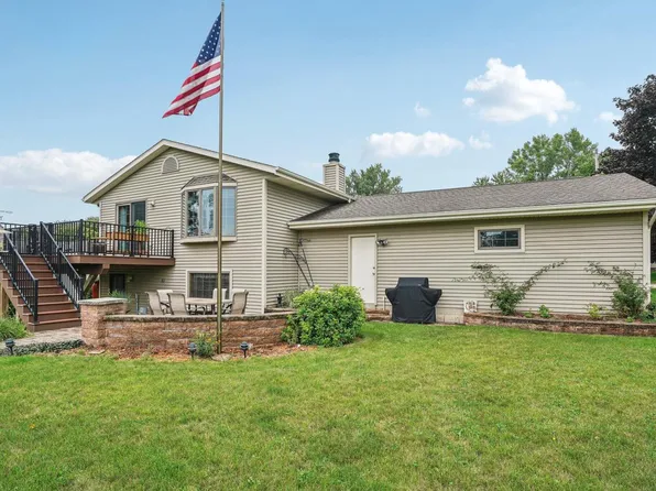 1609 Larkspur LANE, West Bend, WI 53090