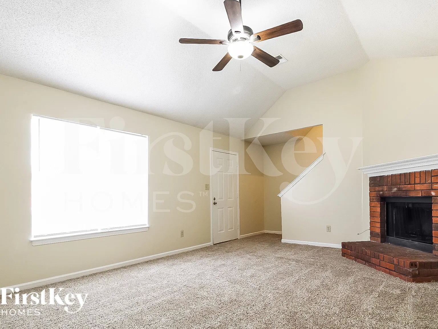 3 bed, 2.5 bath, 1373 sqft, $1,700 — Photo 4