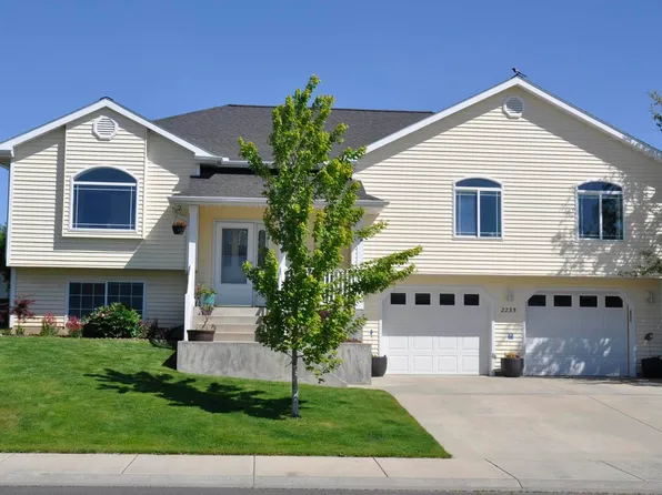 2235 NW Ridgeline Dr, Pullman, WA 99163