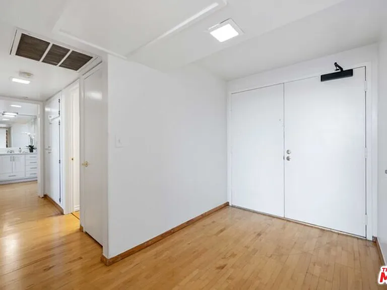 10535 Wilshire Blvd #1210 — Photo 13