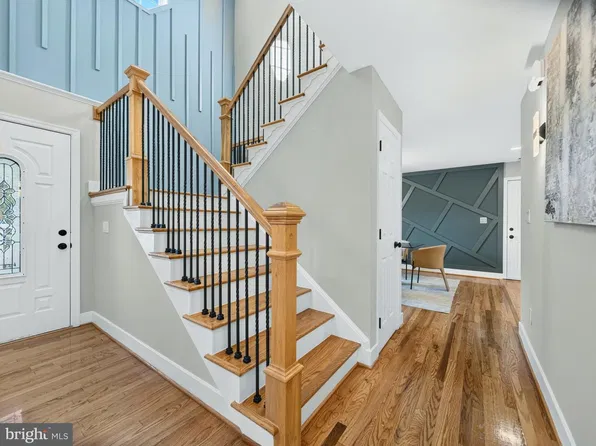 5247 Mitchell St, Alexandria, VA 22312