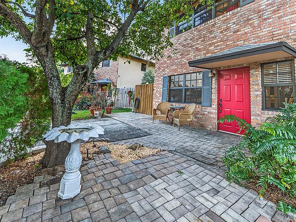 4th image of 2117 NE 11th Avenue #2117