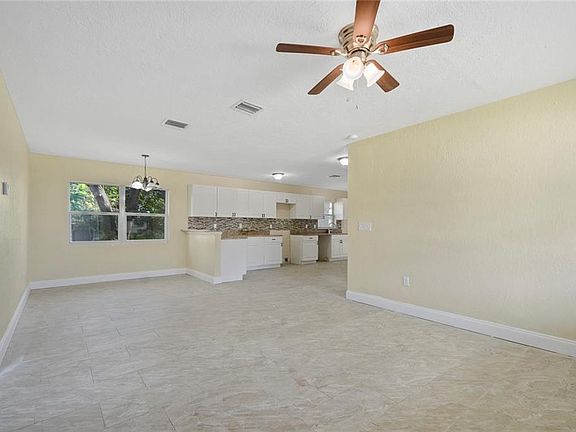4th image of 4217 Meadowbrook Ave
