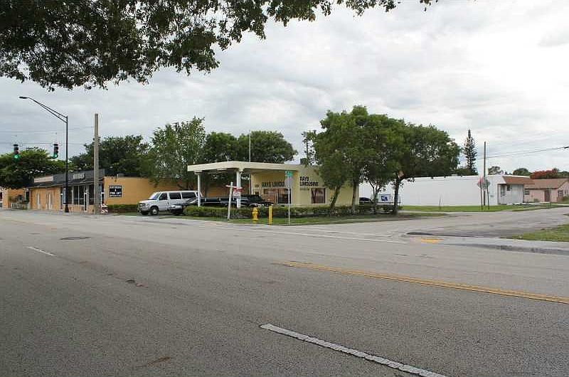1st image of 3299 N Dixie Hwy