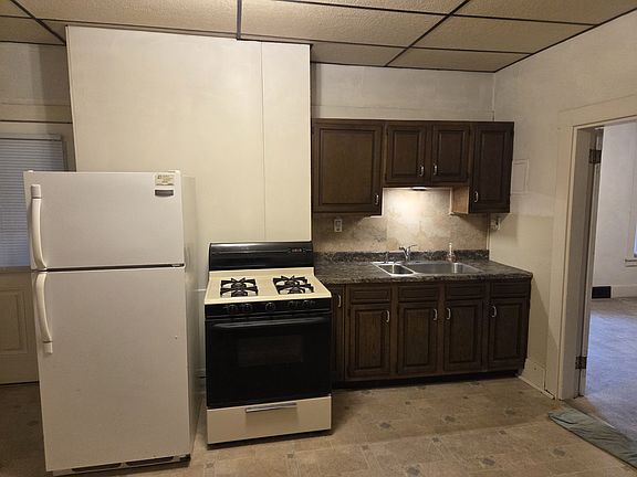 5th image of 219-223 Westminster Ave #1