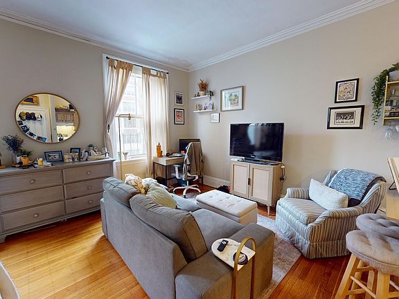 3rd image of 509 Beacon St APT 5