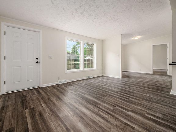 4th image of 223 Essex St