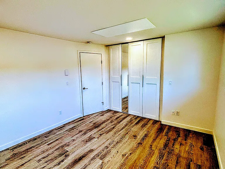 2105 Mill Ave — Photo 8