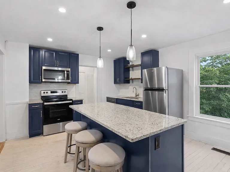 34 Revere St #1 — Photo 15