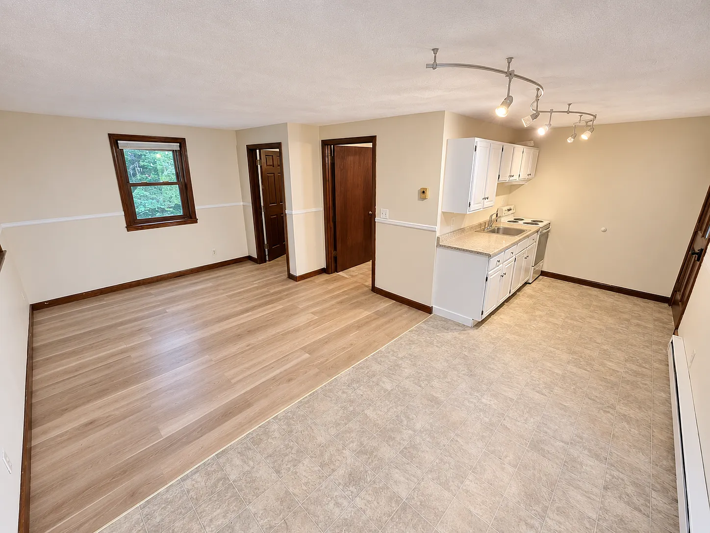 Studio, 400 sqft, $1,395 — Photo 3