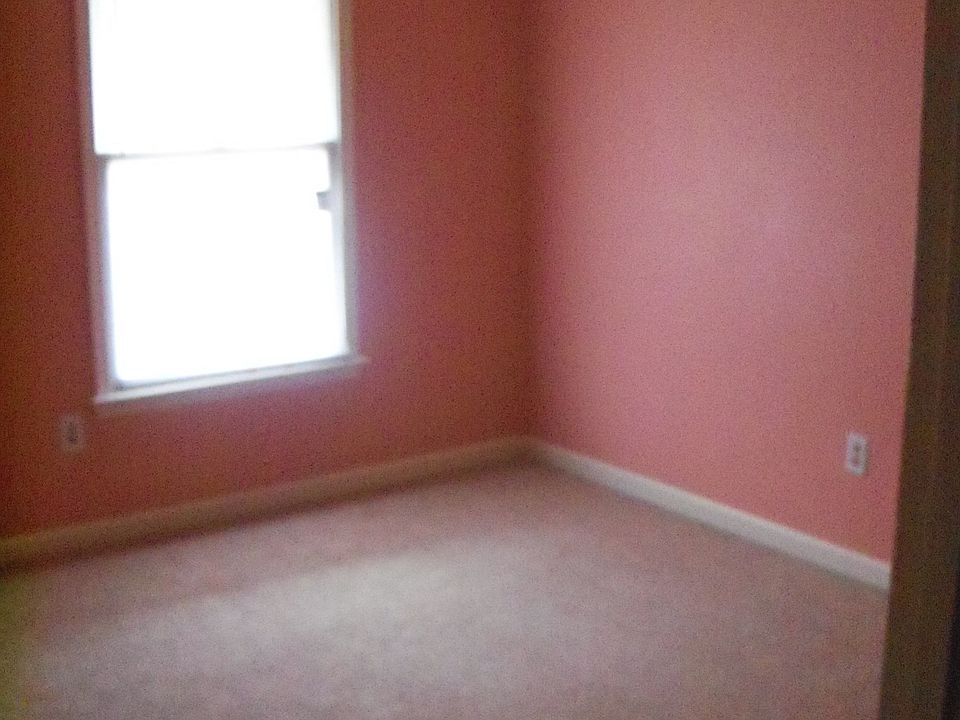 2nd image of 363 Woodberry Cir