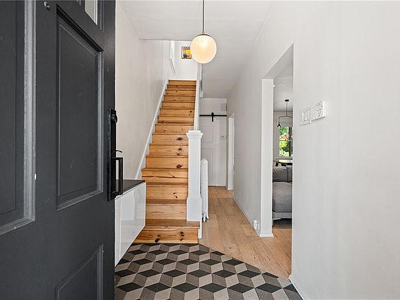 3rd image of 4224 Post St