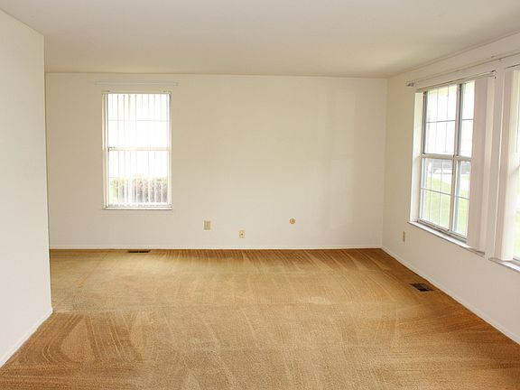 2nd image of 5915 Troy Villa Blvd