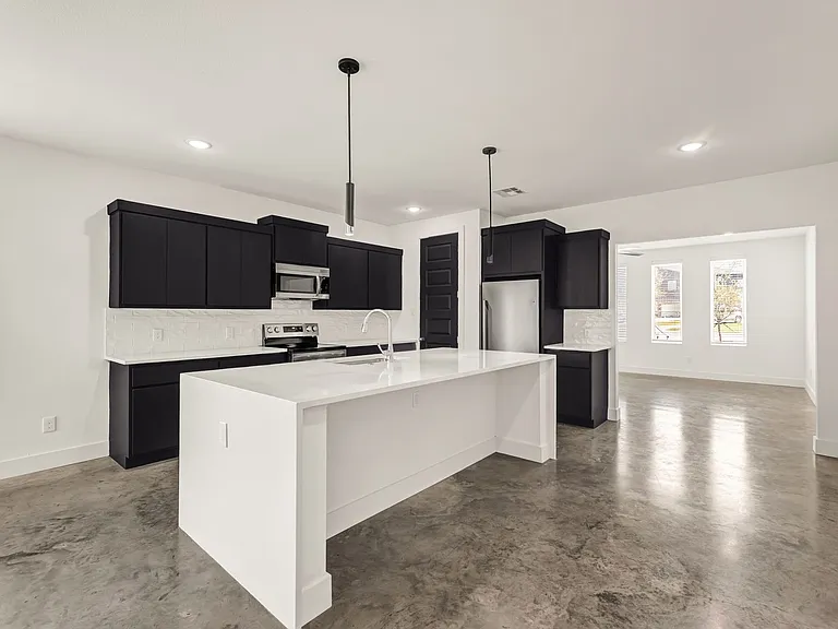 3003 Alpha Wolf Ct — Photo 8