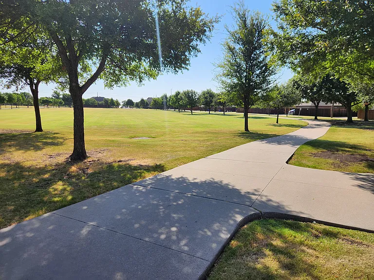 Story Park is within walking distance from the home. Great for kids and dog walking.
