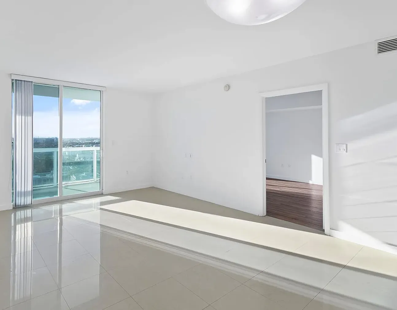 1 bed, 822 sqft, $2,600 — Photo 4