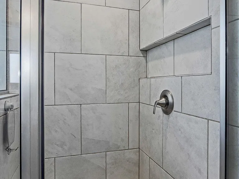 7509 Enchanted Park Dr — Photo 53