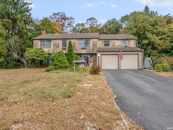 43 Hopewell Drive, Stony Brook, NY 11790