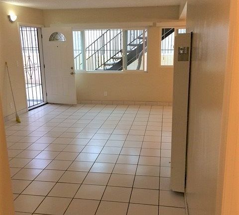 5th image of 846 W Alondra Blvd