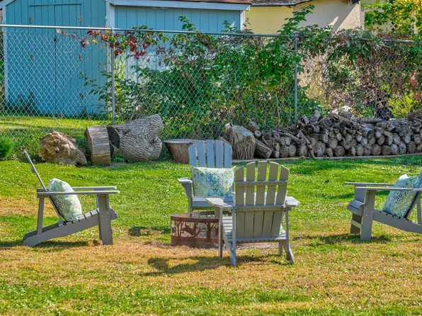 3554 McKnight Rd N, White Bear Lake, MN 55110