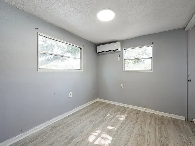 4239 Memphis Ave — Photo 18