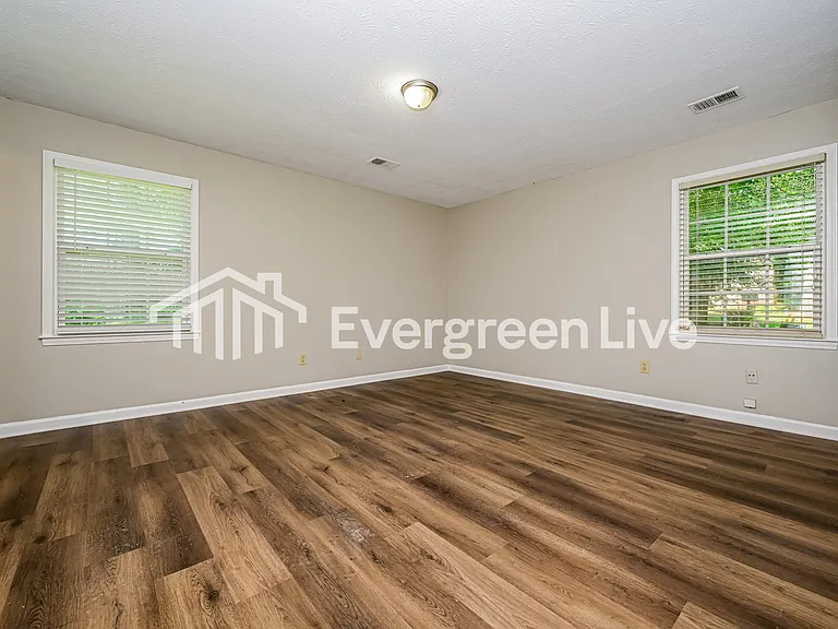 4312 Derbyshire Trce SE — Photo 6