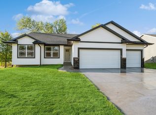 1807 Shady Grove Rd SW, Cedar Rapids, IA 52404
